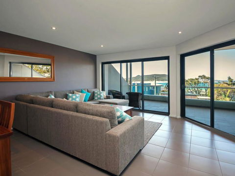 Barefoot Bliss @ Fingal Bay - Accommodation Daintree 0