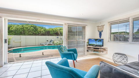 Barefoot In Lennox- WiFi - Foxtel - Pool - Accommodation Daintree 0