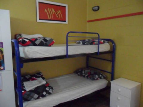 Bateman Bay Holiday Park & Batemans Bay YHA - Accommodation Daintree 3