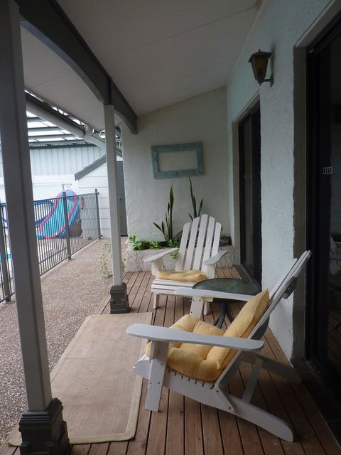 Batemans Bay Manor - Bed And Breakfast - Accommodation Daintree 1