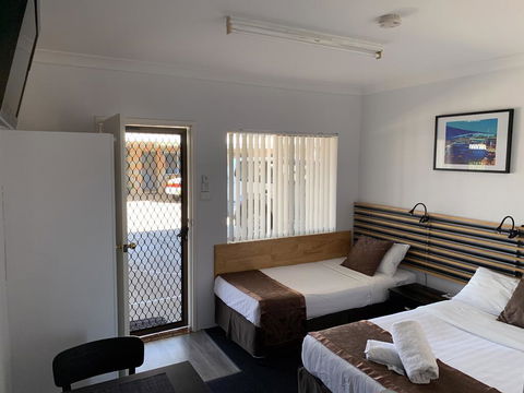 Baths Motel Moree - Accommodation Daintree 1