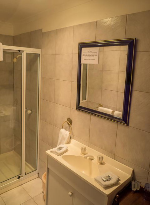 Battery Point Manor - Accommodation Daintree 3