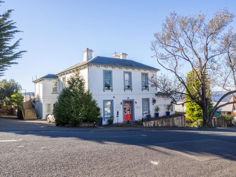Battery Point Manor - Accommodation Daintree 0