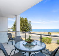 Bayline Beachfront Apartment no 4 - Accommodation Daintree