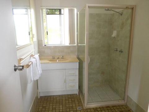 Bayshores Apartment Hervey Bay - Accommodation Daintree 3