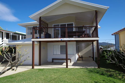Beach Club 1, 5 Gowing Street - Accommodation Daintree 0