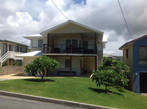 Beach Club 1, 5 Gowing Street - Accommodation Daintree 3