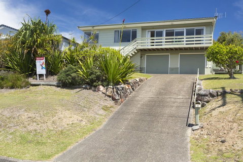 Beach Cottage, Forster - Accommodation Daintree 0