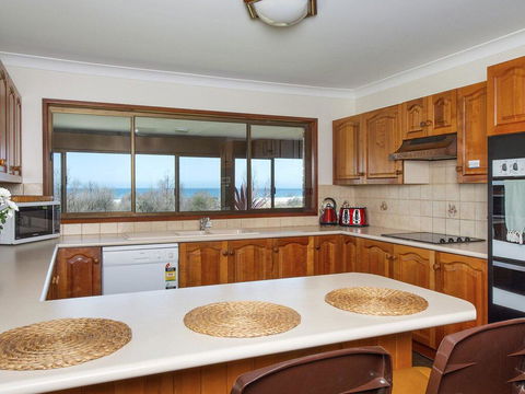 Beach House On Jones Beach - Kiama Accommodation - Accommodation Daintree 3