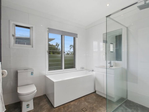 BEACH HOUSE ON PEARL - Accommodation Daintree 0