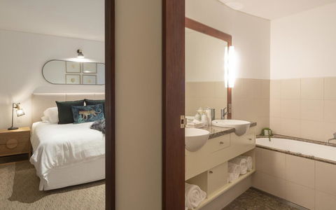 Beach Suites - Accommodation Daintree 1