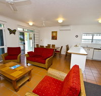 Beachcomber Unit 2 - Accommodation Daintree