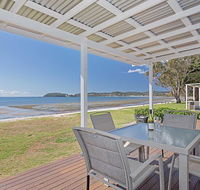 Beached Inn' 93 Foreshore Drive - Spacious beach front house - Accommodation Daintree
