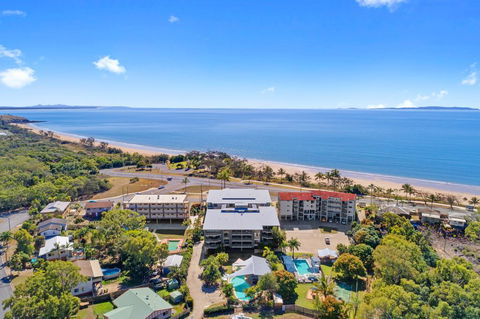 Beaches On Lammermoor Apartments - Accommodation Daintree 0