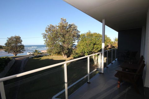 BEACHFRONT 3- 3/12 Bundella Ave LC - Accommodation Daintree 0