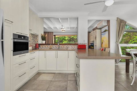 Beachfront 7 Penthouse - Sawtell, NSW - Accommodation Daintree 3