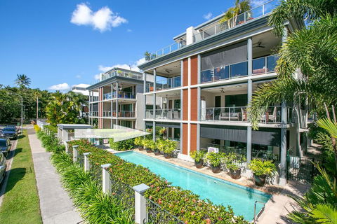 Beachfront Apartment With Ocean Views - Accommodation Daintree 1