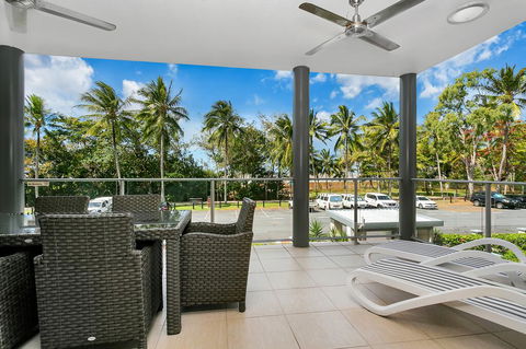 Beachfront Apartment With Ocean Views (4) - Accommodation Daintree 0