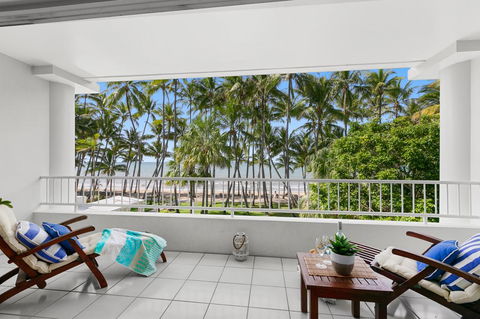 Beachfront Apt. In Alamanda Beachfront Resort (17) - Accommodation Daintree 0