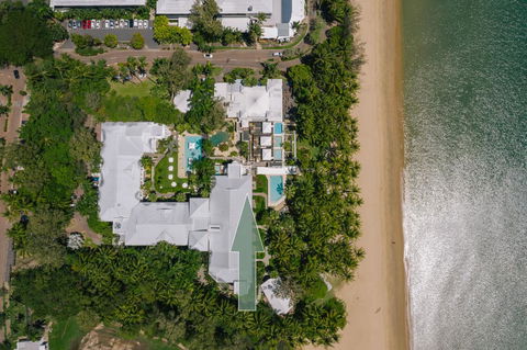 Beachfront Apt. In Alamanda Beachfront Resort (17) - Accommodation Daintree 1