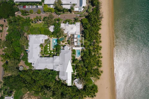 Beachfront Apt. In Alamanda Beachfront Resort (21) - Accommodation Daintree 1