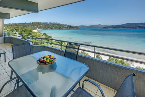 Beachfront Hamilton Island - Accommodation Daintree 0