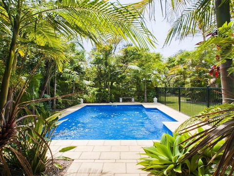 Beachfront Pool House - Absolute Beachfront - Accommodation Daintree 0