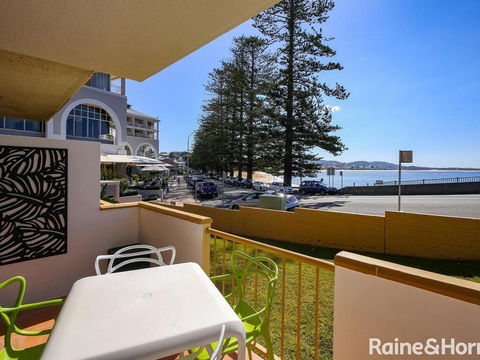 Beachfront Terrigal - 4/24 Terrigal Espl - Accommodation Daintree 1