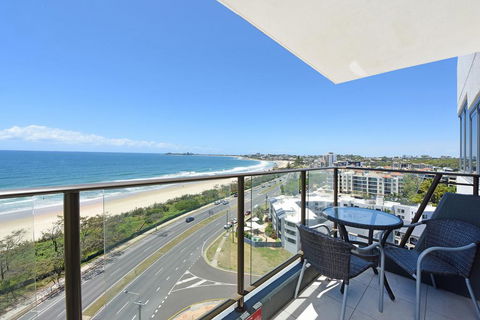 Beachfront Towers - Accommodation Daintree 1