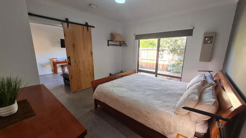 Red Ochre - Large Apartment With Private Courtyard - Accommodation Daintree 2