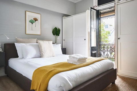 Redfern Classic Terrace - Parking And Balcony - Accommodation Daintree 2