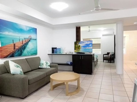 REEF RETREAT APARTMENTS PALM COVE Unit 12 - Accommodation Daintree 0