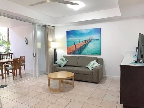 REEF RETREAT APARTMENTS PALM COVE Unit 12 - Accommodation Daintree 1