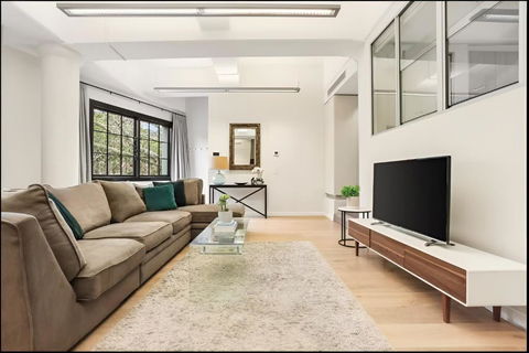 Renovated Warehouse Conversion In Heart Of Sydney - Accommodation Daintree 1