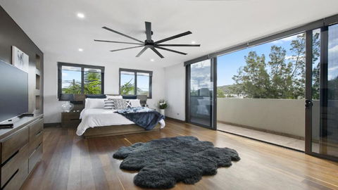 Riptides Booker Bay -Waterfront Apartment, Walk To Shops & Cafes - Accommodation Daintree 2