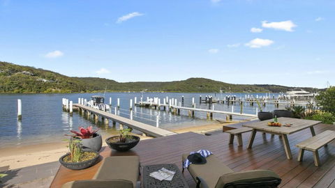 Riptides Booker Bay -Waterfront Apartment, Walk To Shops & Cafes - Accommodation Daintree 1