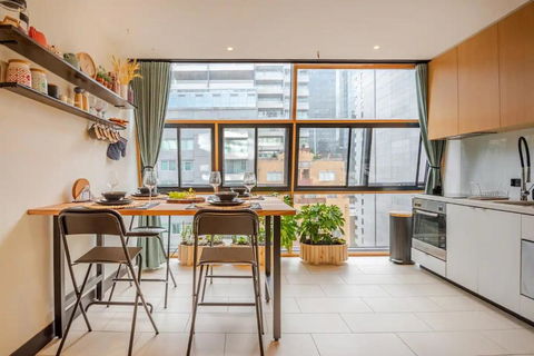 Riverside Apartment Melbourne CBD - Accommodation Daintree 0