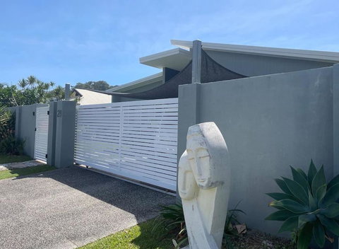 Relax At Trinity Beach Getaway, Blue Lagoon, Trinity Beach - Accommodation Daintree 1