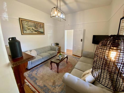 Roseland Cottage - CBD Heritage - Accommodation Daintree 2