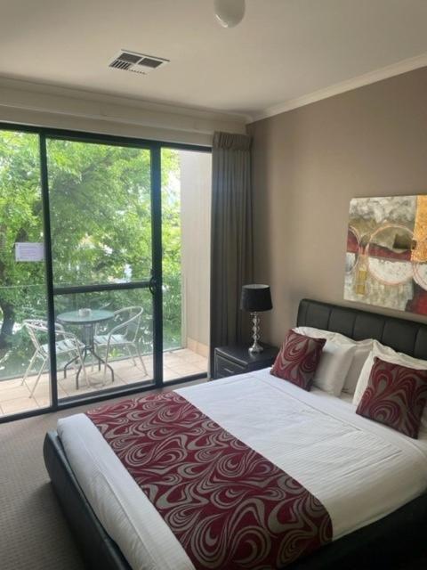 RNR Sturt Holiday Home - Accommodation Daintree 0