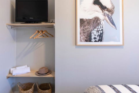 Robertson Public House And Kitchen - Accommodation Daintree 1
