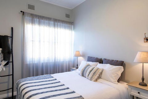 Robertson Public House And Kitchen - Accommodation Daintree 2