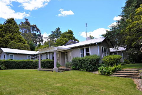 Robin Hill Manor - Accommodation Daintree 0