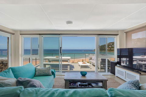 Rocklands Palm Beach Front - Accommodation Daintree 0