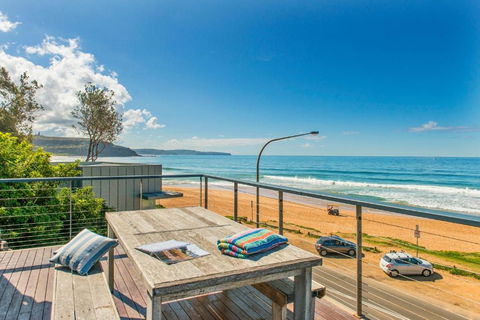 Rocklands Palm Beach Front - Accommodation Daintree 3