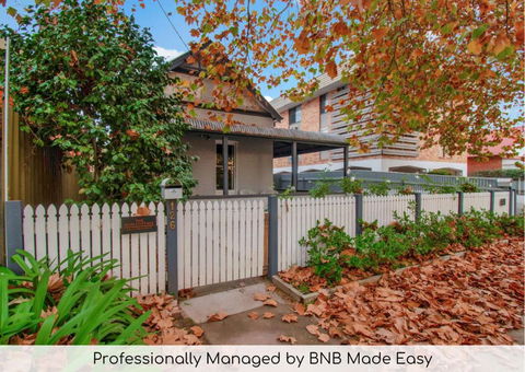 Rose Cottage - Stroll To CBD, Leafy Setting - Accommodation Daintree 0
