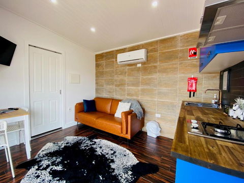 Rose Quartz - 1 Bed With Mountain Views - Kundalini Lodge - Accommodation Daintree 3