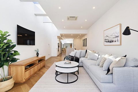 Royal Redfern I90 - Accommodation Daintree 0