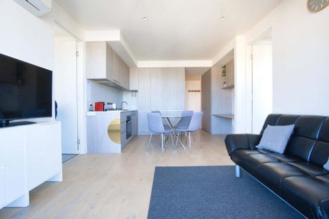 Rundle Retreat - 2BR Apartment With Stunning Views - Accommodation Daintree 3