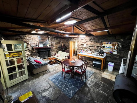 Rustic Miners Cabin - Accommodation Daintree 1